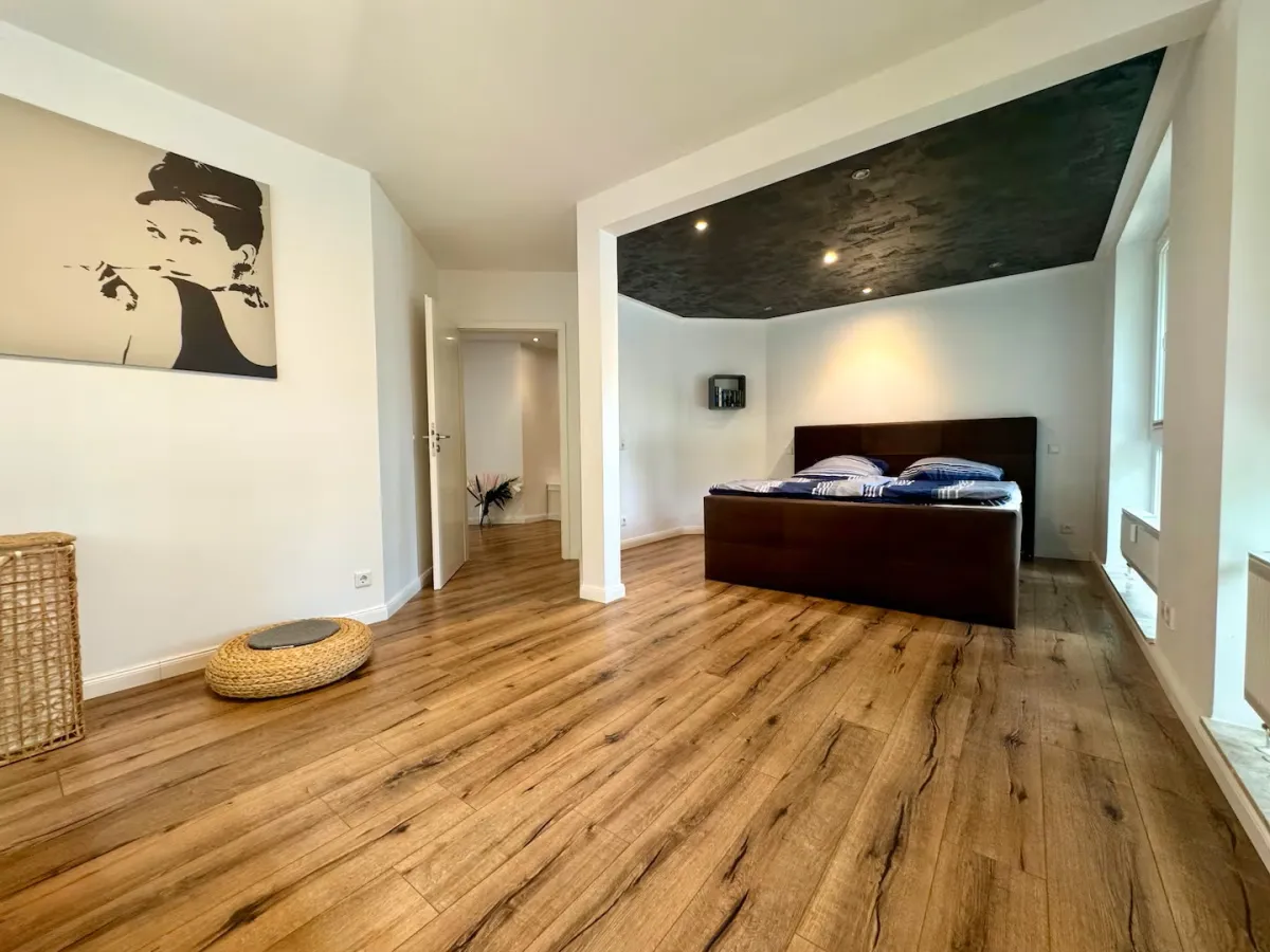 Schlafzimmer 1