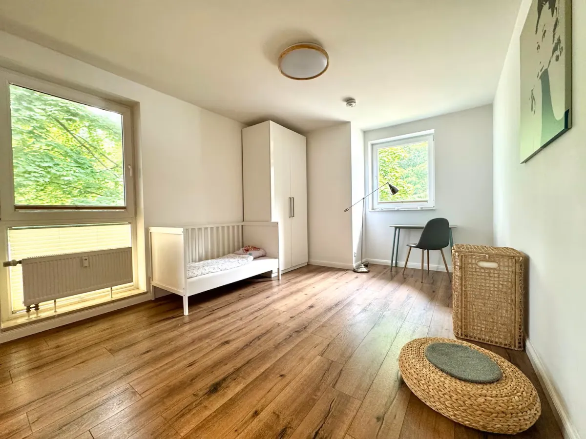 Schlafzimmer 1